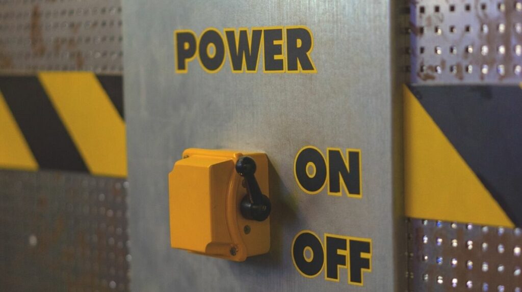 Un bouton power on off dans une usine