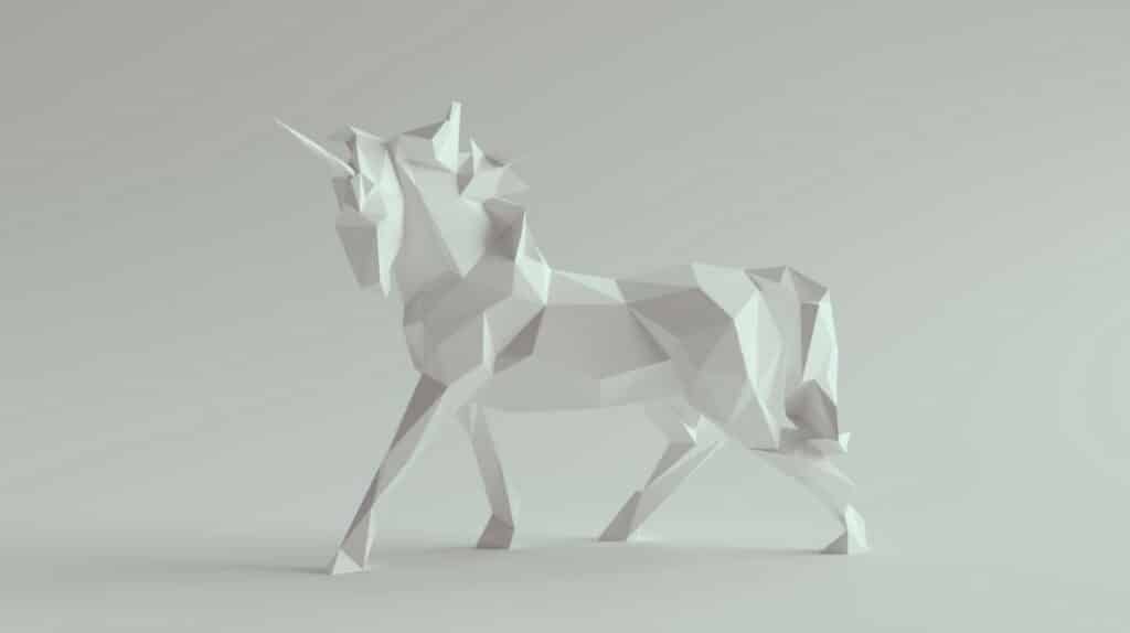 Une licorne se pavane fièrement